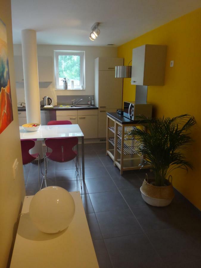 Appartement Rez Terrasse Et Jardin Юи Экстерьер фото